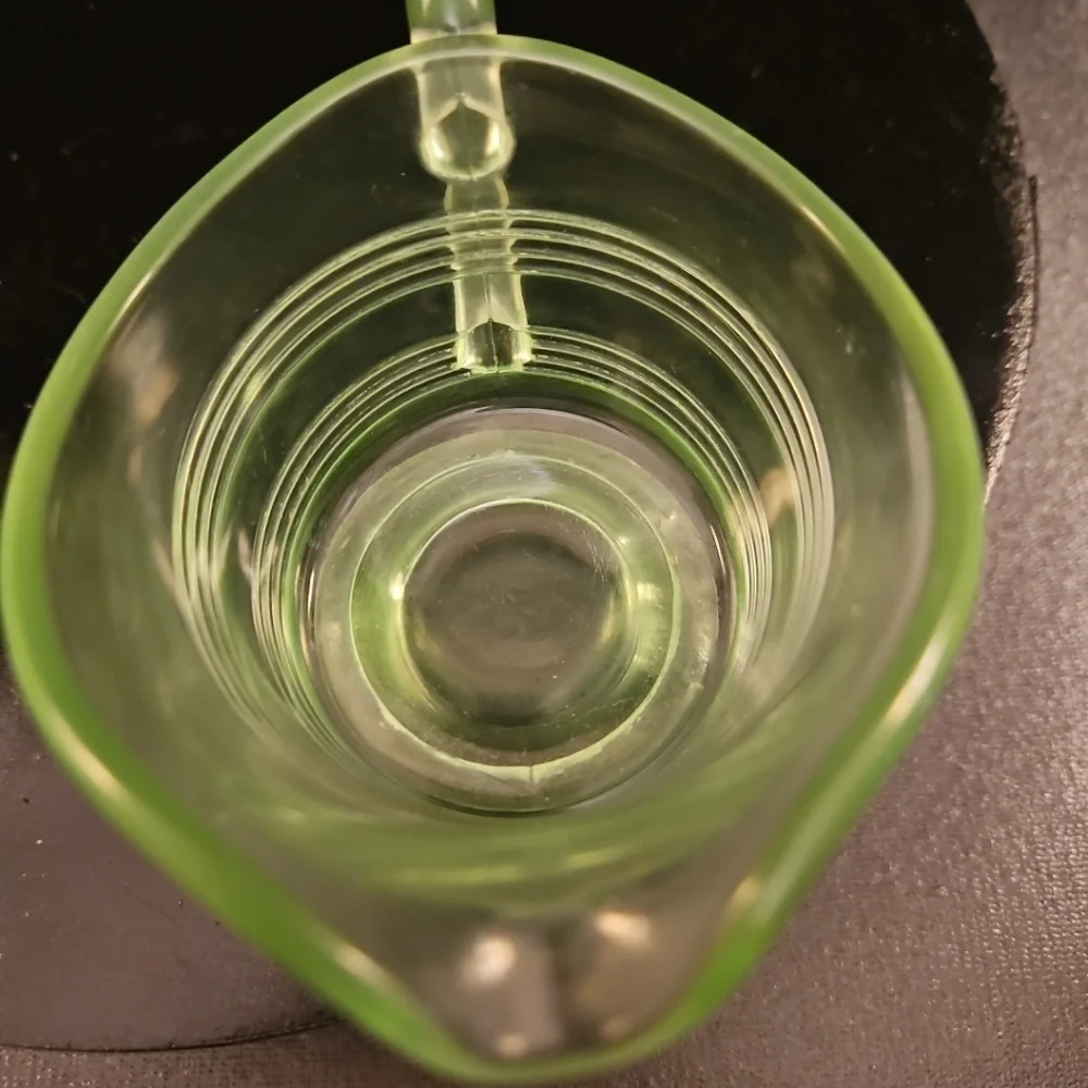 Vintage Uranium Green Glass Creamer‎ and Sugar Set